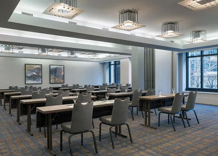 Hotel The Westin River North 4*