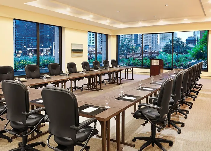 Hotel The Westin River North 4*