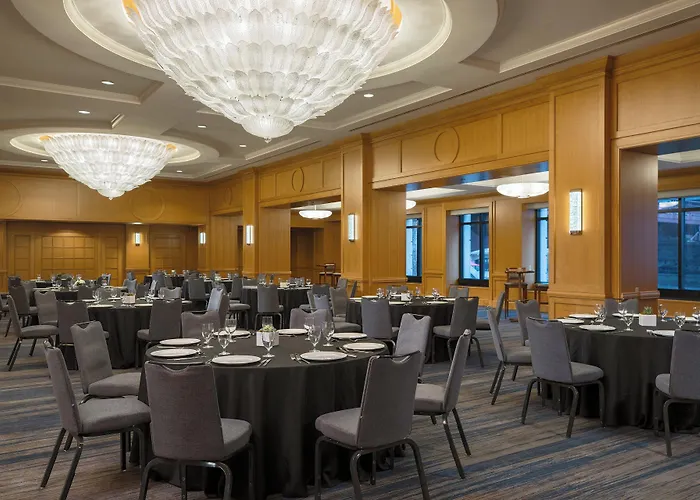 Hotel The Westin River North 4*
